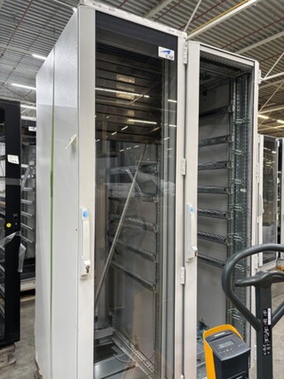 Ca. 27x Serverkast, CAE